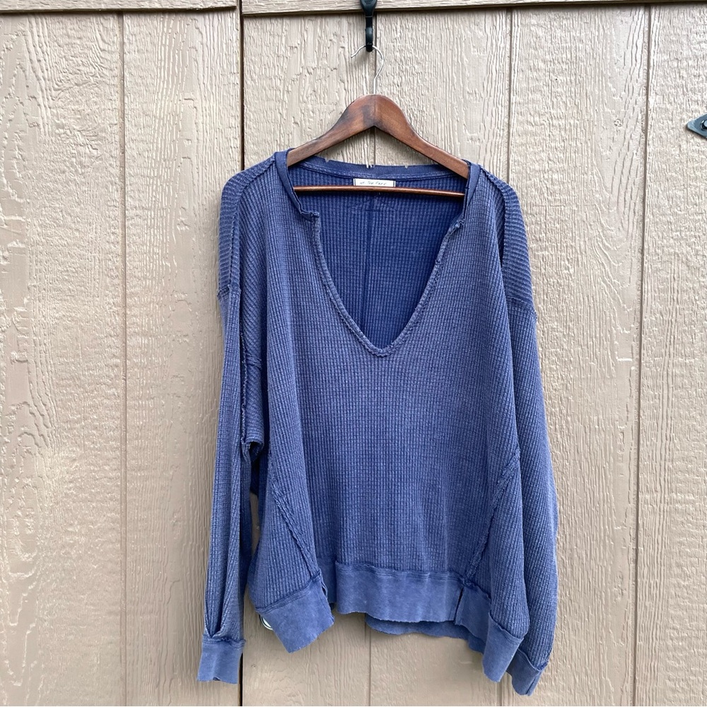 We The Free People Womens Shirt Top Buttercup Blue Thermal Size Medium - Picture 2 of 10